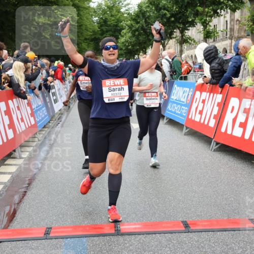 14.06.2026 - REWE Women's Run Strokosch-Dieckow http://msf.ph/oto/9773743 14.06.2026 09:55:40 Ziel 10129, 10231, 10358, 10364, 10372, 10496, 10662, 10699, 10810, 11089, 11300, 11454 meine-sportfotos.de