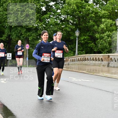 14.06.2026 - REWE Women's Run Dr. Thomas Lammeyer http://msf.ph/oto/9773753 14.06.2026 09:53:20 Laufen 3, 10130, 10818, 57 meine-sportfotos.de