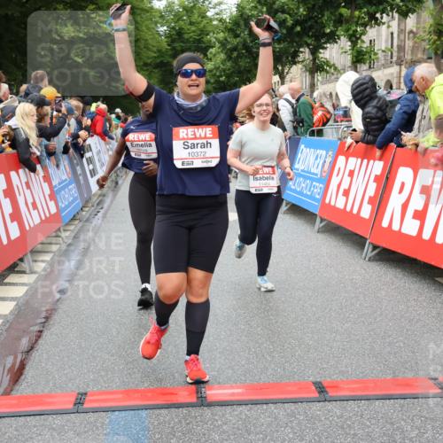 14.06.2026 - REWE Women's Run Strokosch-Dieckow http://msf.ph/oto/9773754 14.06.2026 09:55:40 Ziel 10129, 10231, 10358, 10364, 10372, 10496, 10662, 10699, 10810, 11089, 11300, 11454 meine-sportfotos.de