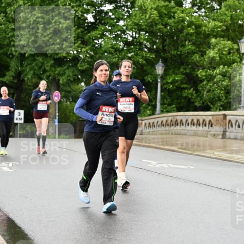 14.06.2026 - REWE Women's Run Dr. Thomas Lammeyer http://msf.ph/oto/9773755 14.06.2026 09:53:20 Laufen 3, 10130, 10818 meine-sportfotos.de