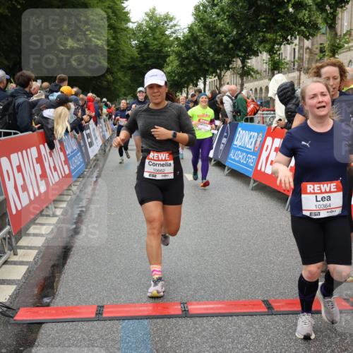 14.06.2026 - REWE Women's Run Strokosch-Dieckow http://msf.ph/oto/9773775 14.06.2026 09:55:44 Ziel 10104, 10119, 10129, 10358, 10364, 10372, 10496, 10600, 10662, 10687, 10699, 10810, 10927, 11089, 11454 meine-sportfotos.de