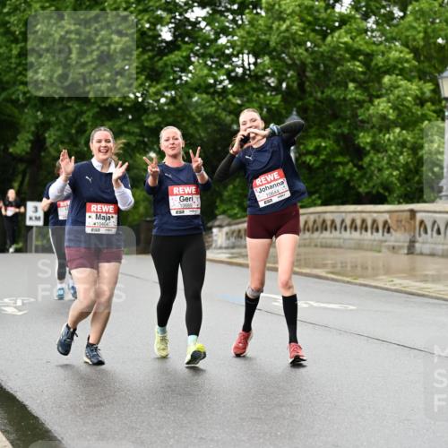 14.06.2026 - REWE Women's Run Dr. Thomas Lammeyer http://msf.ph/oto/9773790 14.06.2026 09:53:24 Laufen 10404, 7, 10689, 10644, 7, 3 meine-sportfotos.de
