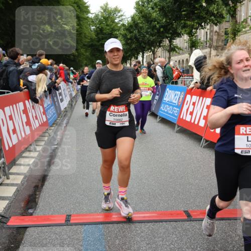 14.06.2026 - REWE Women's Run Strokosch-Dieckow http://msf.ph/oto/9773809 14.06.2026 09:55:44 Ziel 10104, 10119, 10129, 10358, 10364, 10372, 10496, 10600, 10662, 10687, 10699, 10810, 10927, 11089, 11454 meine-sportfotos.de