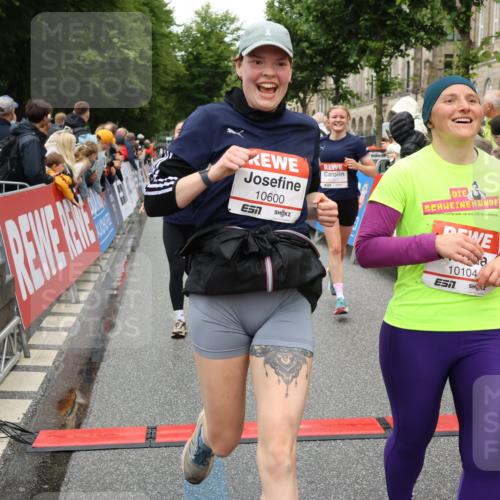 14.06.2026 - REWE Women's Run Strokosch-Dieckow http://msf.ph/oto/9773875 14.06.2026 09:55:46 Ziel 10104, 10119, 10129, 10358, 10364, 10372, 10496, 10600, 10662, 10687, 10699, 10927, 11454 meine-sportfotos.de