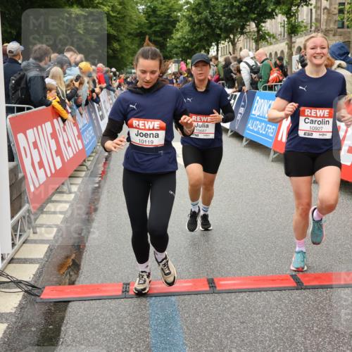 14.06.2026 - REWE Women's Run Strokosch-Dieckow http://msf.ph/oto/9773939 14.06.2026 09:55:47 Ziel 10104, 10119, 10129, 10358, 10364, 10372, 10496, 10600, 10623, 10662, 10687, 10699, 10927, 11454 meine-sportfotos.de