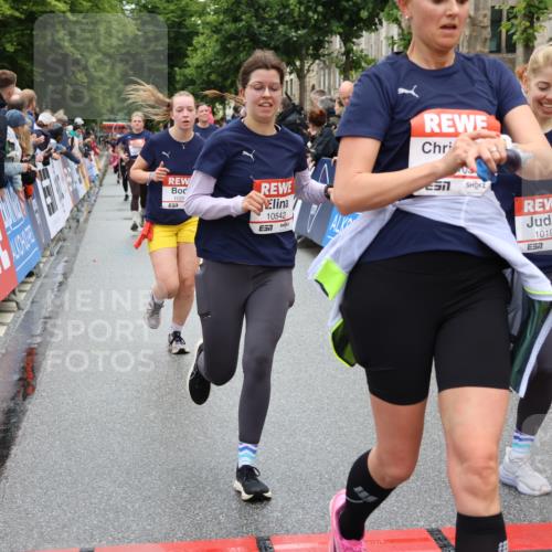 14.06.2026 - REWE Women's Run Strokosch-Dieckow http://msf.ph/oto/9773978 14.06.2026 09:59:45 Ziel 10088, 10190, 10264, 10279, 10280, 10405, 10542, 10567, 10664, 10721, 10858, 11005, 11221, 11275 meine-sportfotos.de