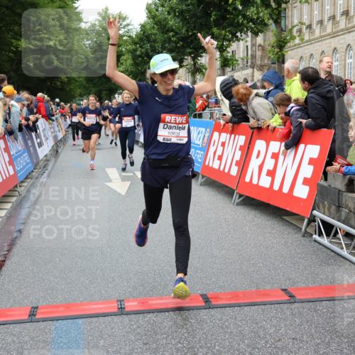 14.06.2026 - REWE Women's Run Strokosch-Dieckow http://msf.ph/oto/9774025 14.06.2026 09:55:52 Ziel 10104, 10119, 10285, 10546, 10600, 10623, 10687, 10745, 10882, 10927 meine-sportfotos.de