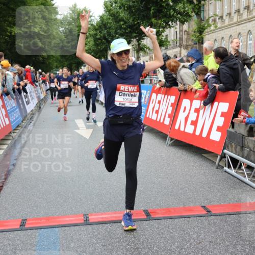 14.06.2026 - REWE Women's Run Strokosch-Dieckow http://msf.ph/oto/9774044 14.06.2026 09:55:52 Ziel 10104, 10119, 10285, 10546, 10600, 10623, 10687, 10745, 10882, 10927 meine-sportfotos.de