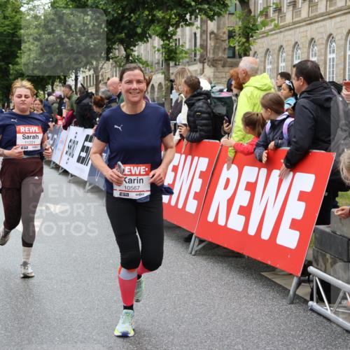 14.06.2026 - REWE Women's Run Strokosch-Dieckow http://msf.ph/oto/9774082 14.06.2026 09:59:49 Ziel 10190, 10264, 10280, 10405, 10542, 10567, 10664, 10850, 11221, 11406 meine-sportfotos.de