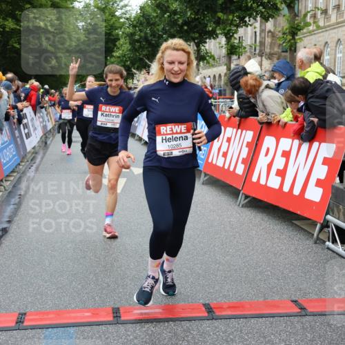 14.06.2026 - REWE Women's Run Strokosch-Dieckow http://msf.ph/oto/9774130 14.06.2026 09:55:54 Ziel 10119, 10285, 10546, 10600, 10623, 10687, 10745, 10796, 10874, 10882, 10927 meine-sportfotos.de