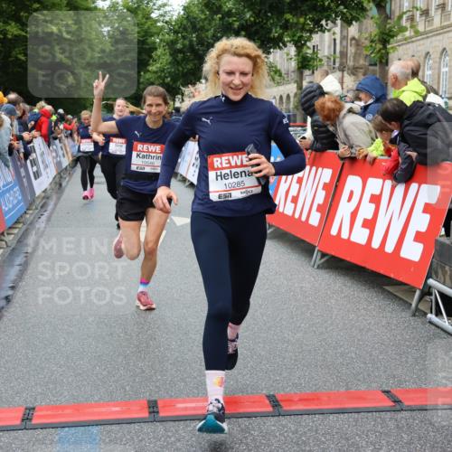 14.06.2026 - REWE Women's Run Strokosch-Dieckow http://msf.ph/oto/9774145 14.06.2026 09:55:54 Ziel 10119, 10285, 10546, 10600, 10623, 10687, 10745, 10796, 10874, 10882, 10927 meine-sportfotos.de