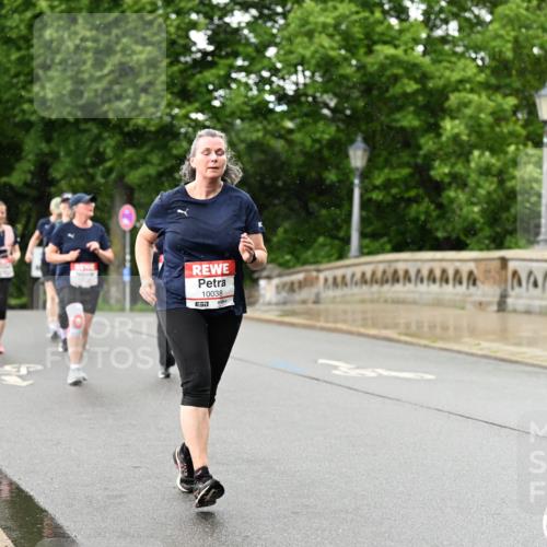 14.06.2026 - REWE Women's Run Dr. Thomas Lammeyer http://msf.ph/oto/9774156 14.06.2026 09:54:13 Laufen 10038, 7, 1136, 51 meine-sportfotos.de