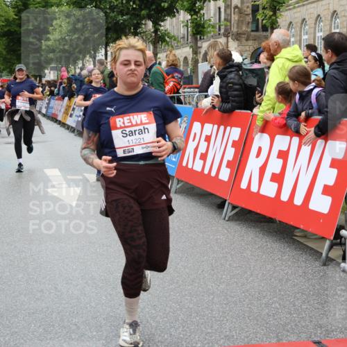 14.06.2026 - REWE Women's Run Strokosch-Dieckow http://msf.ph/oto/9774157 14.06.2026 09:59:50 Ziel 10190, 10264, 10280, 10405, 10542, 10567, 10664, 10850, 11221, 11406 meine-sportfotos.de
