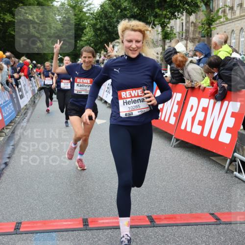 14.06.2026 - REWE Women's Run Strokosch-Dieckow http://msf.ph/oto/9774161 14.06.2026 09:55:54 Ziel 10119, 10285, 10546, 10600, 10623, 10687, 10745, 10796, 10874, 10882, 10927 meine-sportfotos.de