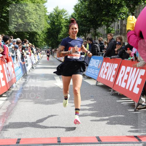 14.06.2026 - REWE Women's Run Strokosch-Dieckow http://msf.ph/oto/9774201 14.06.2026 10:53:38 Ziel 5026, 5109 meine-sportfotos.de