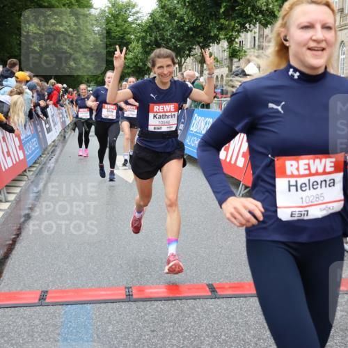 14.06.2026 - REWE Women's Run Strokosch-Dieckow http://msf.ph/oto/9774204 14.06.2026 09:55:54 Ziel 10119, 10285, 10546, 10600, 10623, 10687, 10745, 10796, 10874, 10882, 10927 meine-sportfotos.de