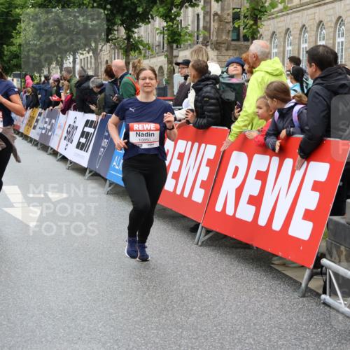 14.06.2026 - REWE Women's Run Strokosch-Dieckow http://msf.ph/oto/9774206 14.06.2026 09:59:51 Ziel 10190, 10280, 10405, 10542, 10567, 10664, 10850, 11221, 11371, 11406 meine-sportfotos.de