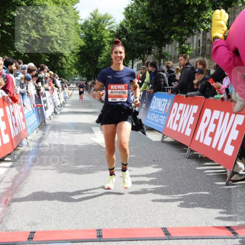 14.06.2026 - REWE Women's Run Strokosch-Dieckow http://msf.ph/oto/9774228 14.06.2026 10:53:38 Ziel 5026, 5109 meine-sportfotos.de