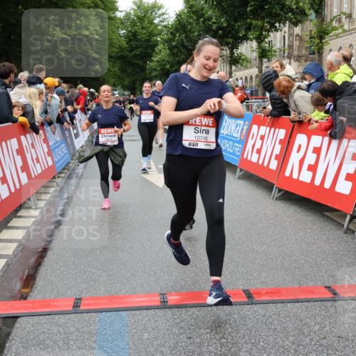 14.06.2026 - REWE Women's Run Strokosch-Dieckow http://msf.ph/oto/9774321 14.06.2026 09:55:56 Ziel 10285, 10546, 10623, 10745, 10796, 10874, 10882, 11409 meine-sportfotos.de