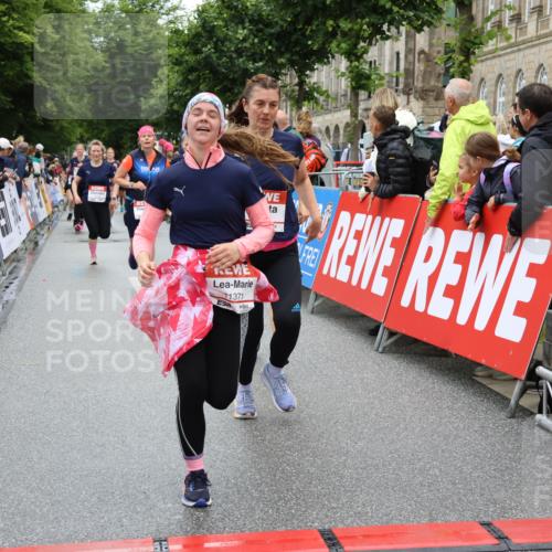 14.06.2026 - REWE Women's Run Strokosch-Dieckow http://msf.ph/oto/9774331 14.06.2026 09:59:56 Ziel 10093, 10556, 10567, 10616, 10850, 10881, 11221, 11371, 11406, 11441 meine-sportfotos.de