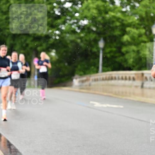 14.06.2026 - REWE Women's Run Dr. Thomas Lammeyer http://msf.ph/oto/9774349 14.06.2026 09:54:42 Laufen 1110, 7 meine-sportfotos.de