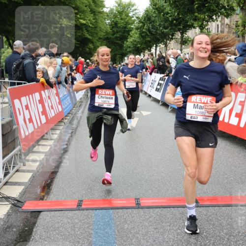 14.06.2026 - REWE Women's Run Strokosch-Dieckow http://msf.ph/oto/9774353 14.06.2026 09:55:57 Ziel 10285, 10546, 10623, 10745, 10796, 10874, 10882, 11409 meine-sportfotos.de