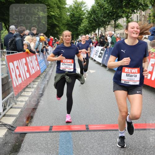 14.06.2026 - REWE Women's Run Strokosch-Dieckow http://msf.ph/oto/9774371 14.06.2026 09:55:57 Ziel 10285, 10546, 10623, 10745, 10796, 10874, 10882, 11409 meine-sportfotos.de