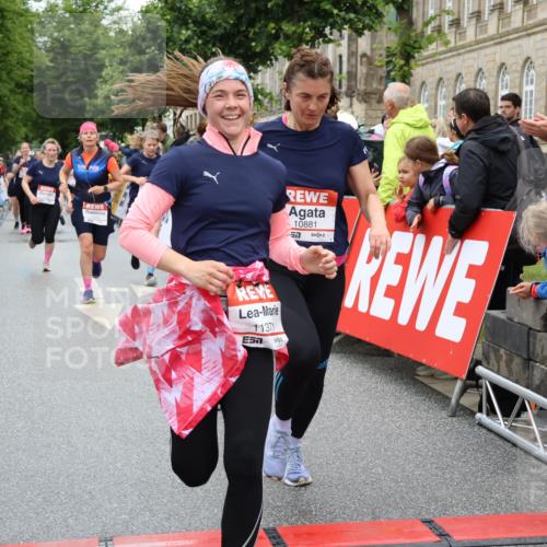 14.06.2026 - REWE Women's Run Strokosch-Dieckow http://msf.ph/oto/9774407 14.06.2026 09:59:56 Ziel 10093, 10556, 10567, 10616, 10850, 10881, 11221, 11371, 11406, 11441 meine-sportfotos.de
