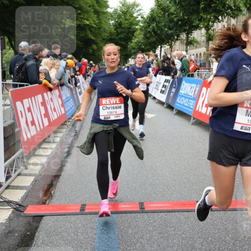 14.06.2026 - REWE Women's Run Strokosch-Dieckow http://msf.ph/oto/9774420 14.06.2026 09:55:57 Ziel 10285, 10546, 10623, 10745, 10796, 10874, 10882, 11409 meine-sportfotos.de