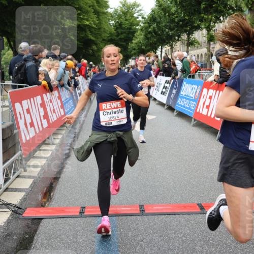 14.06.2026 - REWE Women's Run Strokosch-Dieckow http://msf.ph/oto/9774435 14.06.2026 09:55:57 Ziel 10285, 10546, 10623, 10745, 10796, 10874, 10882, 11409 meine-sportfotos.de