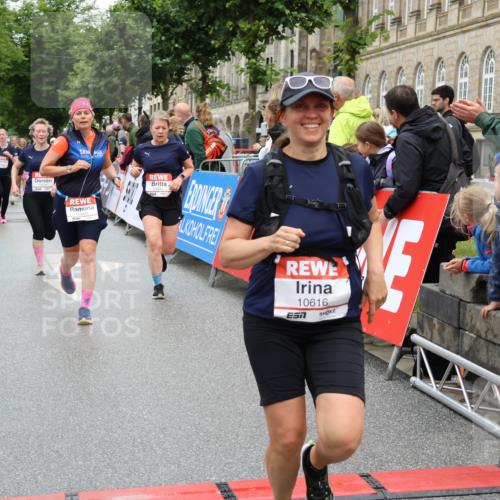 14.06.2026 - REWE Women's Run Strokosch-Dieckow http://msf.ph/oto/9774439 14.06.2026 09:59:57 Ziel 10093, 10556, 10567, 10616, 10850, 10881, 11138, 11221, 11371, 11406, 11441 meine-sportfotos.de