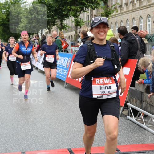 14.06.2026 - REWE Women's Run Strokosch-Dieckow http://msf.ph/oto/9774451 14.06.2026 09:59:57 Ziel 10093, 10556, 10567, 10616, 10850, 10881, 11138, 11221, 11371, 11406, 11441 meine-sportfotos.de