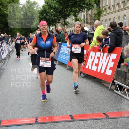 14.06.2026 - REWE Women's Run Strokosch-Dieckow http://msf.ph/oto/9774468 14.06.2026 09:59:58 Ziel 10093, 10391, 10556, 10616, 10850, 10881, 11138, 11353, 11371, 11406, 11441 meine-sportfotos.de