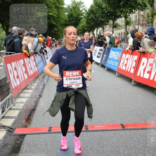 14.06.2026 - REWE Women's Run Strokosch-Dieckow http://msf.ph/oto/9774477 14.06.2026 09:55:57 Ziel 10285, 10546, 10623, 10745, 10796, 10874, 10882, 11409 meine-sportfotos.de