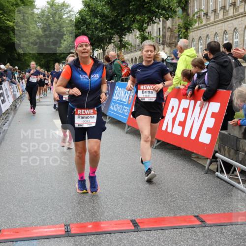 14.06.2026 - REWE Women's Run Strokosch-Dieckow http://msf.ph/oto/9774486 14.06.2026 09:59:58 Ziel 10093, 10391, 10556, 10616, 10850, 10881, 11138, 11353, 11371, 11406, 11441 meine-sportfotos.de