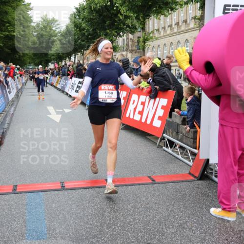 14.06.2026 - REWE Women's Run Strokosch-Dieckow http://msf.ph/oto/9774493 14.06.2026 09:56:00 Ziel 10116, 10285, 10546, 10745, 10796, 10874, 10882, 11409 meine-sportfotos.de