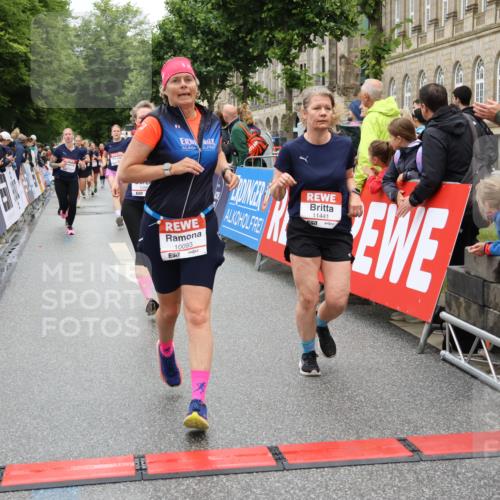 14.06.2026 - REWE Women's Run Strokosch-Dieckow http://msf.ph/oto/9774519 14.06.2026 09:59:58 Ziel 10093, 10391, 10556, 10616, 10850, 10881, 11138, 11353, 11371, 11406, 11441 meine-sportfotos.de