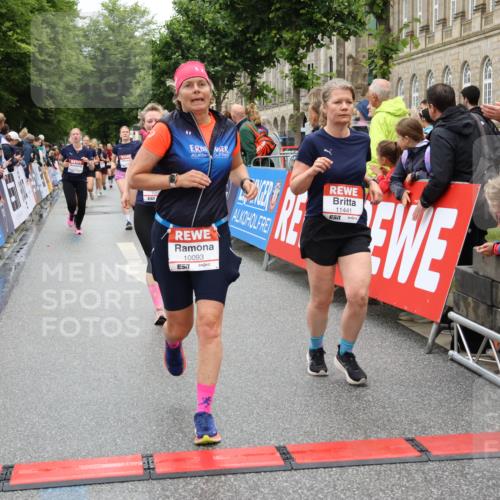 14.06.2026 - REWE Women's Run Strokosch-Dieckow http://msf.ph/oto/9774539 14.06.2026 09:59:58 Ziel 10093, 10391, 10556, 10616, 10850, 10881, 11138, 11353, 11371, 11406, 11441 meine-sportfotos.de