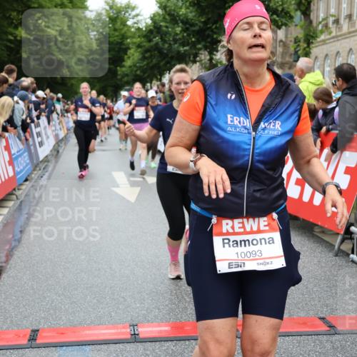14.06.2026 - REWE Women's Run Strokosch-Dieckow http://msf.ph/oto/9774582 14.06.2026 09:59:59 Ziel 10082, 10093, 10391, 10556, 10616, 10777, 10850, 10881, 11138, 11353, 11371, 11406, 11441 meine-sportfotos.de