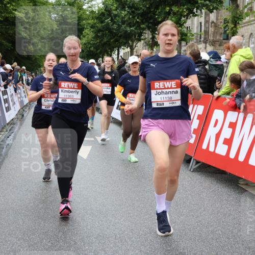14.06.2026 - REWE Women's Run Strokosch-Dieckow http://msf.ph/oto/9774614 14.06.2026 10:00:01 Ziel 10082, 10083, 10093, 10391, 10556, 10565, 10616, 10777, 10881, 11138, 11353, 11371, 11441, 11446 meine-sportfotos.de