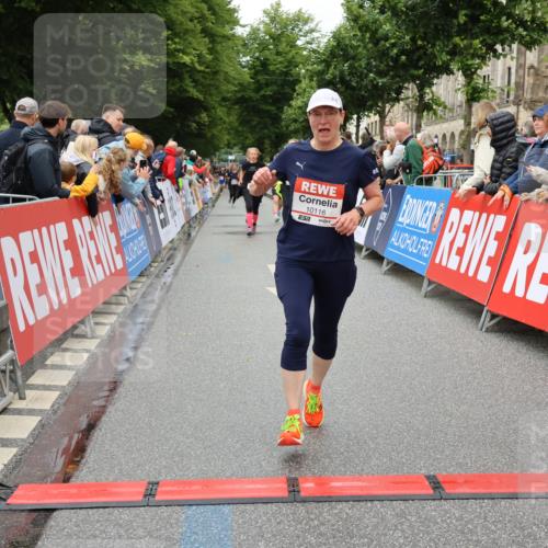 14.06.2026 - REWE Women's Run Strokosch-Dieckow http://msf.ph/oto/9774623 14.06.2026 09:56:04 Ziel 10089, 10116, 10561, 10745, 10796, 10874, 10882, 11409 meine-sportfotos.de