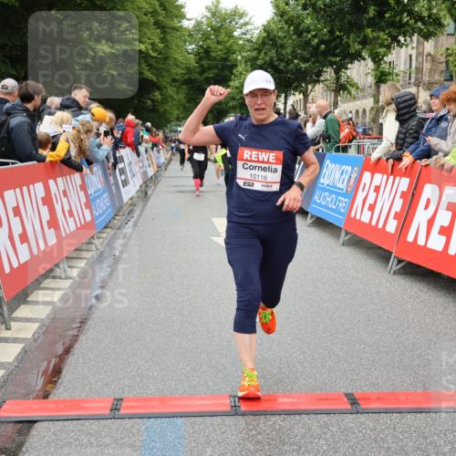 14.06.2026 - REWE Women's Run Strokosch-Dieckow http://msf.ph/oto/9774655 14.06.2026 09:56:04 Ziel 10089, 10116, 10561, 10745, 10796, 10874, 10882, 11409 meine-sportfotos.de