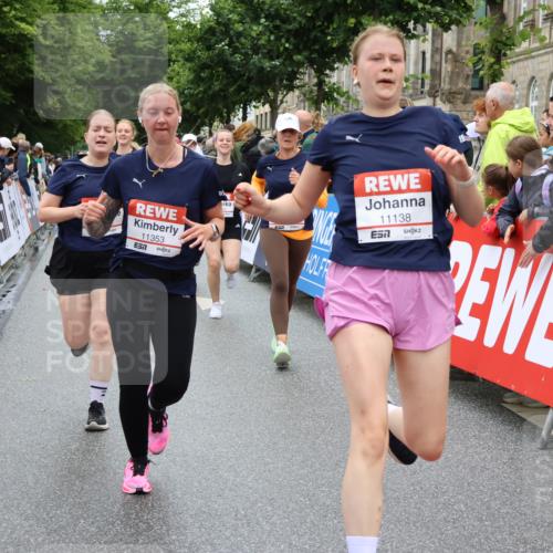 14.06.2026 - REWE Women's Run Strokosch-Dieckow http://msf.ph/oto/9774666 14.06.2026 10:00:01 Ziel 10082, 10083, 10093, 10391, 10556, 10565, 10616, 10777, 10881, 11138, 11353, 11371, 11441, 11446 meine-sportfotos.de