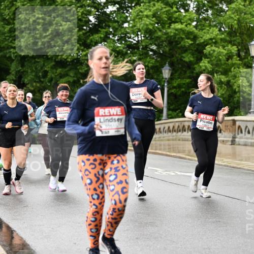 14.06.2026 - REWE Women's Run Dr. Thomas Lammeyer http://msf.ph/oto/9774669 14.06.2026 09:55:42 Laufen 10877, 1051, 10797, 57, 10807 meine-sportfotos.de