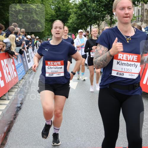 14.06.2026 - REWE Women's Run Strokosch-Dieckow http://msf.ph/oto/9774701 14.06.2026 10:00:02 Ziel 10055, 10058, 10082, 10083, 10093, 10391, 10556, 10565, 10616, 10777, 10881, 11138, 11353, 11371, 11441, 11446 meine-sportfotos.de