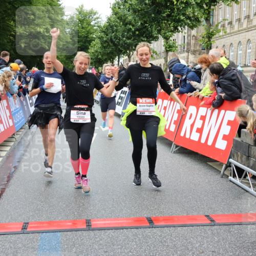 14.06.2026 - REWE Women's Run Strokosch-Dieckow http://msf.ph/oto/9774715 14.06.2026 09:56:08 Ziel 10089, 10116, 10387, 10561, 11313, 11409 meine-sportfotos.de