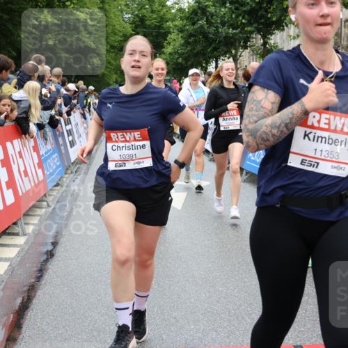 14.06.2026 - REWE Women's Run Strokosch-Dieckow http://msf.ph/oto/9774720 14.06.2026 10:00:02 Ziel 10055, 10058, 10082, 10083, 10093, 10391, 10556, 10565, 10616, 10777, 10881, 11138, 11353, 11371, 11441, 11446 meine-sportfotos.de