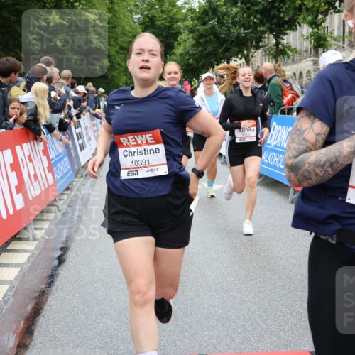 14.06.2026 - REWE Women's Run Strokosch-Dieckow http://msf.ph/oto/9774748 14.06.2026 10:00:02 Ziel 10055, 10058, 10082, 10083, 10093, 10391, 10556, 10565, 10616, 10777, 10881, 11138, 11353, 11371, 11441, 11446 meine-sportfotos.de