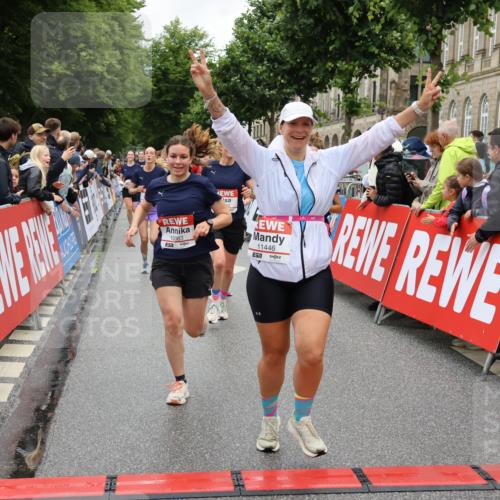 14.06.2026 - REWE Women's Run Strokosch-Dieckow http://msf.ph/oto/9774798 14.06.2026 10:00:05 Ziel 10055, 10058, 10082, 10083, 10093, 10302, 10391, 10556, 10565, 10732, 10776, 10777, 11138, 11353, 11385, 11441, 11446 meine-sportfotos.de