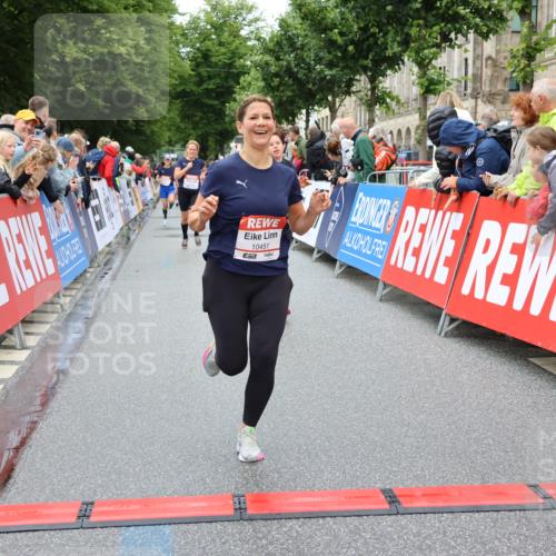 14.06.2026 - REWE Women's Run Strokosch-Dieckow http://msf.ph/oto/9774871 14.06.2026 09:56:13 Ziel 10089, 10211, 10387, 10451, 10561, 10923, 11313 meine-sportfotos.de